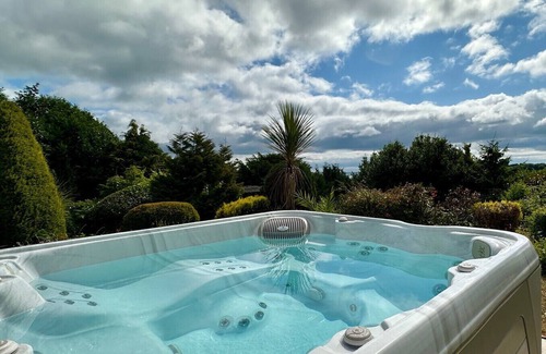 Paignton Ski Chalet | The Spinney - Large home with hot tub, gym, amazing sea views