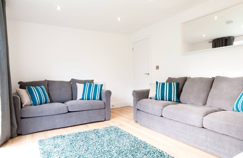 Cheltenham House | The Spitfire - Newly renovated 3-bed house in Cheltenham