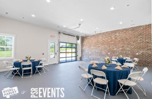 Clarksville Apartment | The Spot 281 Liberty Pkwy