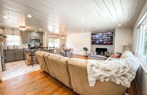 East Colorado Springs House | The Springs Sanctuary central location games!
