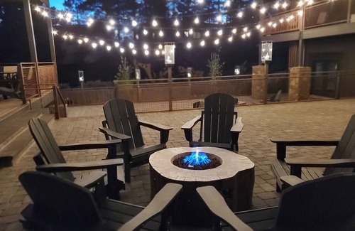Flagstaff House | "The Spruce"-Gathering Tree is your Ultimate Family Reunion Spot