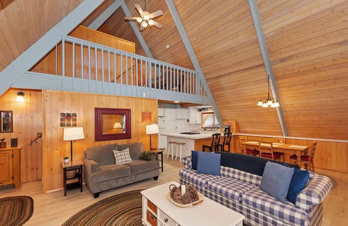 Green Valley Lake House | The Squirrel's Nest - Pet Friendly!