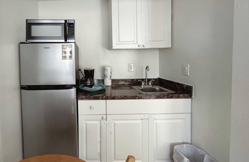 Hollywood Apartment | The St Maurice Beach Inn