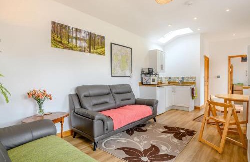 Lydney House | The Stable Rose Cottage