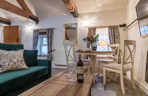Leek House | The Stables at Brambles Farm