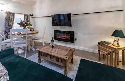 Leek House | The Stables at Brambles Farm