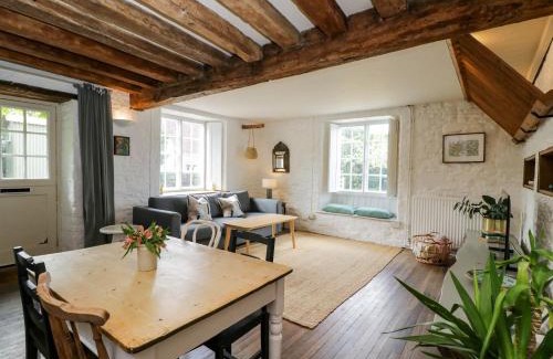 Colerne House | The Stables at Daubeneys