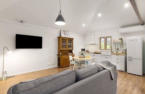 Willunga Apartment | "The Stables" at Strong Farmers Retreat Willunga