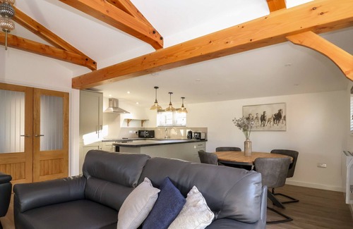 Shute Cottage | THE STABLES @ MERRYDOWN, family friendly, with hot tub in Axminster