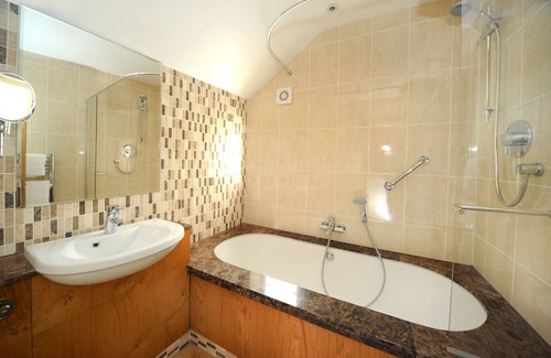 Thrussington Hotel | The Star Inn 1744