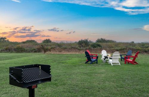 Crystal Beach House | The Star-Spangled Cottage