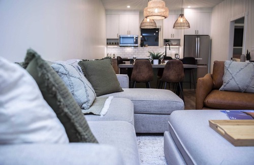 Revelstoke Apartment | The Stellar Condo - Cozy 2 Bedroom with Hot Tub
