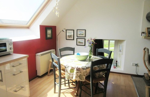 Haverfordwest Cottage | The Steps, Newgale - Two Bedroom Cottage, Sleeps 5