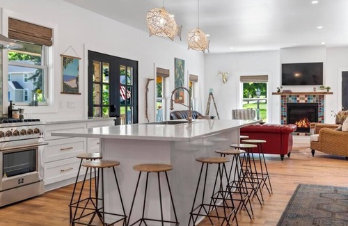 Charlevoix House | The Storehouse Charlevoix, MI - New Construction!