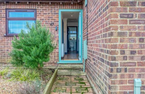 Hunstanton House | The Stowaway - Coastal Bungalow - Crabpot Cottages Hunstanton