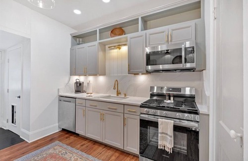 Rome House | The Strager Stay - Blocks from Film Site