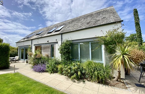 Wadebridge House | The Studio, parking and amazing views across Camel Estuary and open countryside