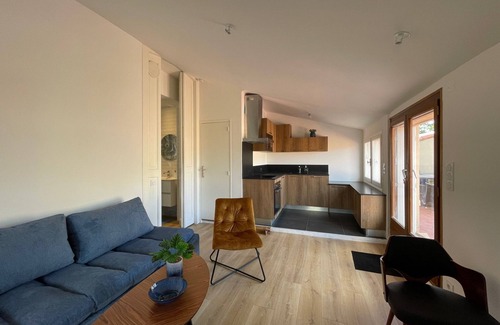 Saint-Esteve Apartment | The studio with its large, unoverlooked terrace, in a quiet location with private parking