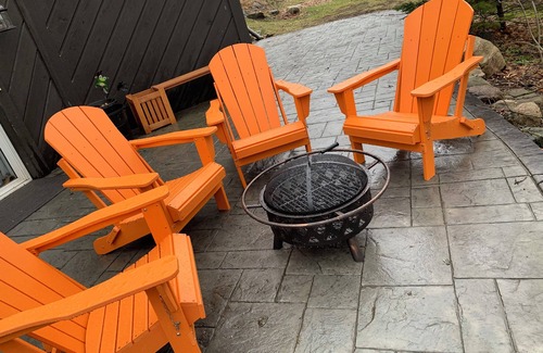 Milford House | The Sunshine House ☀️ w/Sauna & 5 min. from downtown Milford + Kensington Park.