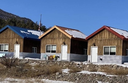 South Fork House | The SummitnAt the Crossroads of Town and Trail