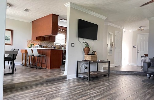 Gulf Breeze House | The Sunset Bay House - Water Front- Minutes to Navarre/Pensacola Beach- Kayaks
