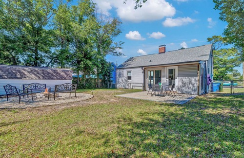 Sunset Park House | The Sunset Bungalow- Dog Friendly-2.7 Miles to Downtown Wilmington, NC!