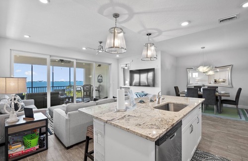 Whitney Beach Condo | The Sunset Retreat Is A Luxury 3/3 Condo Overlooking Anna Maria Sound.