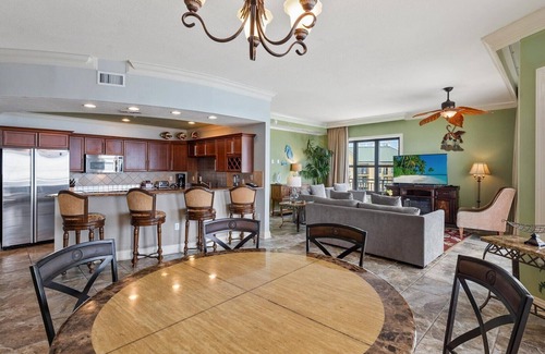 Destin Condo | THE SUNSET SUITE |3BR | SLEEPS 8 | PENTHOUSE | AMAZING VIEWS | POOL