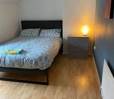 Sunderland Apartment | The Superhost - 4 BR House