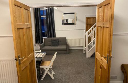 Sunderland Apartment | The Superhost - 4 BR House