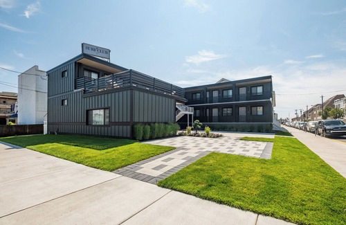 North End Apartment | The Surf Club