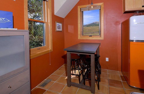 Crested Butte House | The Surf Shack, Unique cozy house in Pitchfork