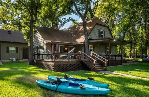 Enchanted Oaks House | The Susser Estate with Dock Hot Tub Game Room