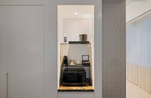 Toronto Entertainment District Hotel | The Sutton Place Hotel Toronto