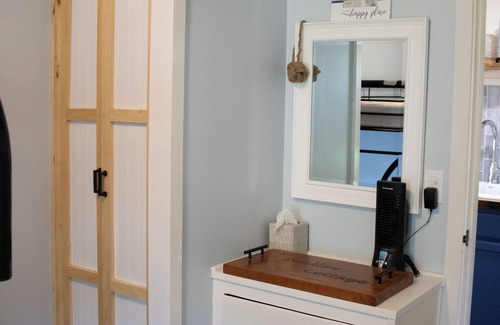 Ludington Cottage | The Swallow Cottage-Charming 2-bedroom cottage on Hamlin Lake.