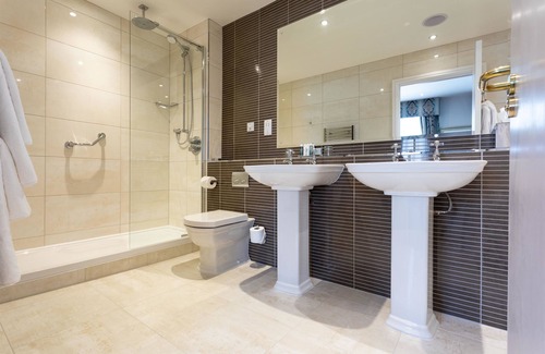 City Centre Hotel | The Swans Nest Hotel