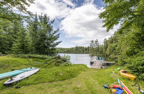 Val-des-Monts Cottage | The Sweetest Waterfront Cottage only 35 Minutes from Ottawa