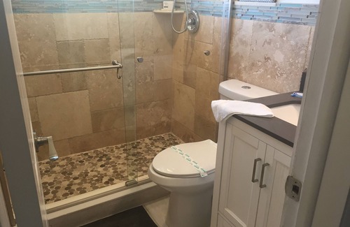 North Central Hollywood Apartment | The T-R-O-P-I-C of HOLLYWOOD