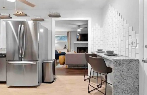 Atlanta House | The Teal Door - West Midtown - Minutes from Fun!