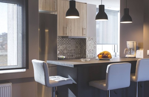 Plaka Apartment | The Temple of Zeus and the Hadrian Arch. Luxury apt in Athens next to Acropolis.