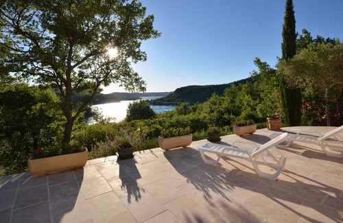 Bauduen Villa | THE TEMPLIERS OF THE LAKE