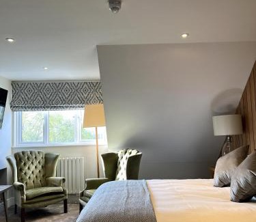 Ely Bed & Breakfast | The Three Pickerels