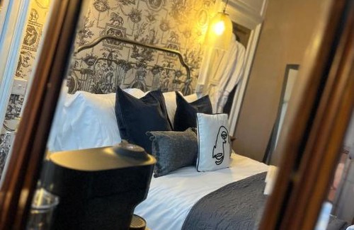 Chepstow Hotel | The Three Tuns