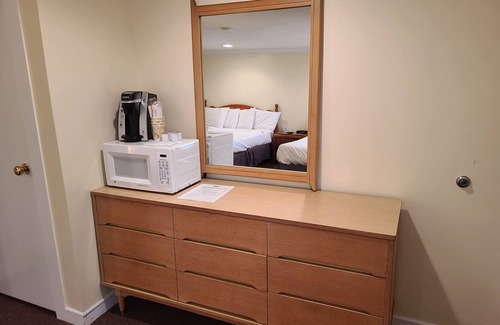 Hampton Hotel | The Tides Motel