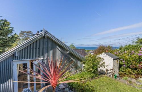 Llwyngwril House | The Tin House