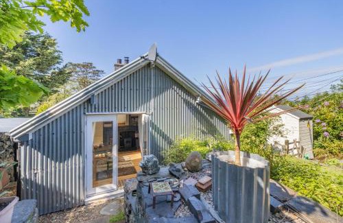 Llwyngwril House | The Tin House