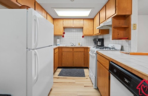 Raynolds Addition Apartment | The Tingley Gardens B - An Irvie Home