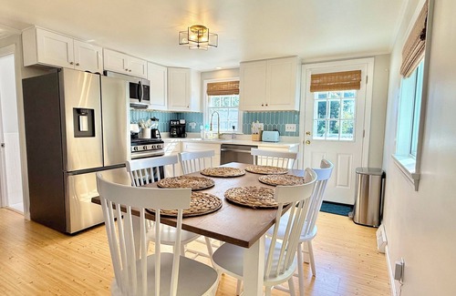 Dennis Port House | The Tinker Bell By The Sea ~ Charming 2-bedroom house in Dennisport w/AC