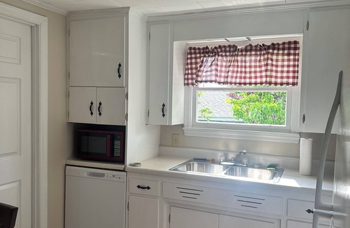 Harrisburg House | The Tinley House. Close to hiking, hunting. Bike trail and hospital, shopping