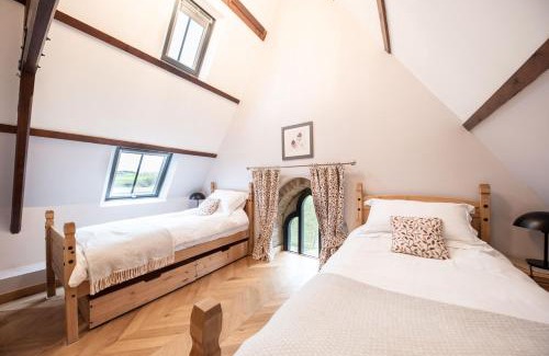 Low Gate House | The Tiny Chapel